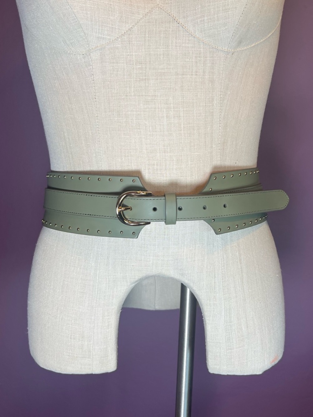 💚LOFT Studded Soft Moss Green Leather Belt w Gold Hardware